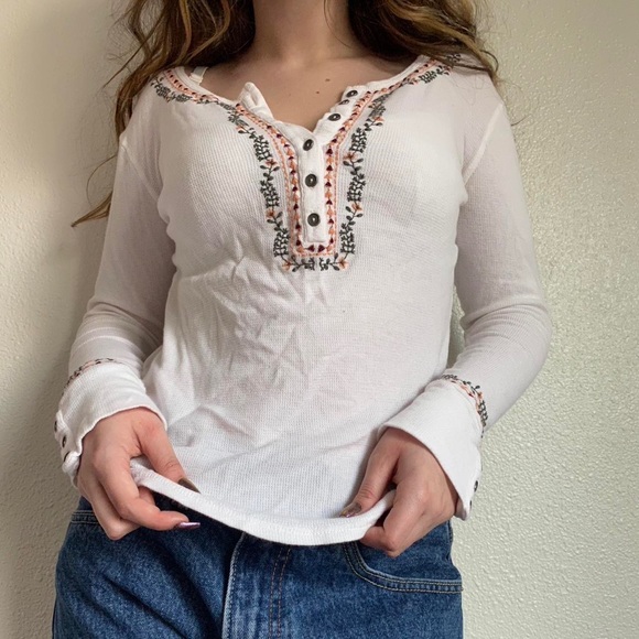 Lucky brand long sleeve with embroidery 🧡 - Picture 2 of 4